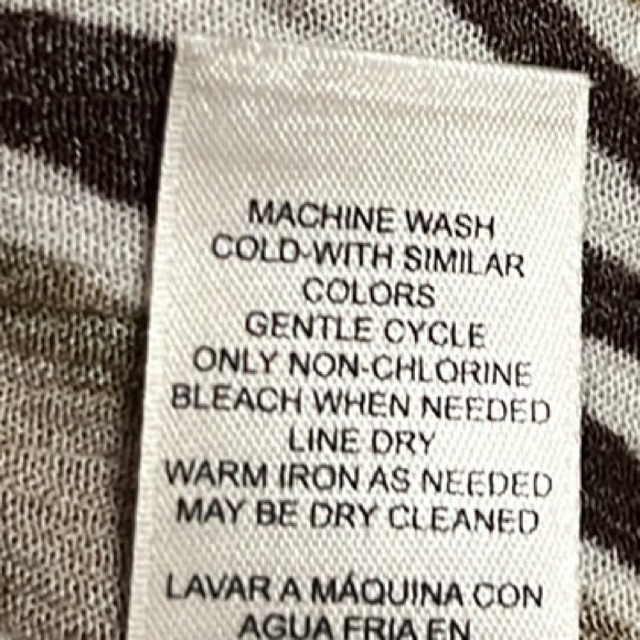 CHICO’S, On/Off Shoulder, 100% Rayon, Elastic End Sleeves Top, Multi Colors, 2 - Picture 7 of 7